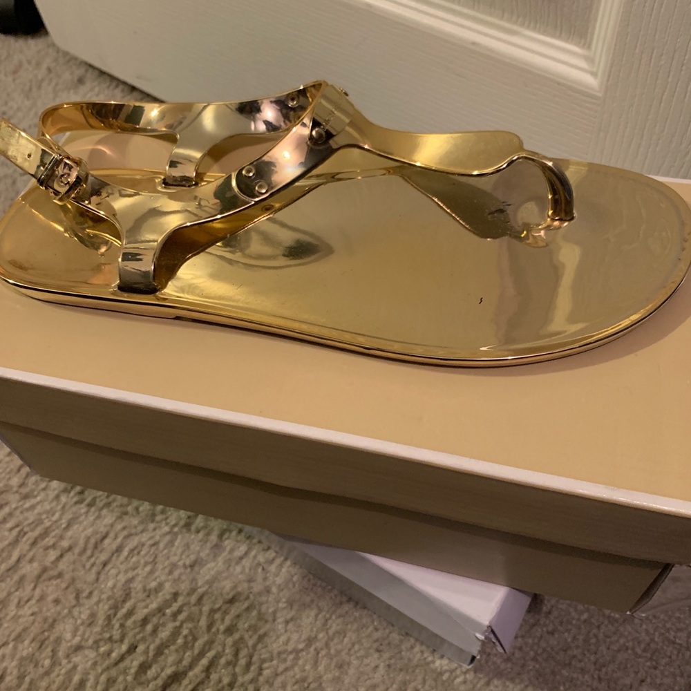 HOT ITEM! Micheal Kors Sandal!!!!